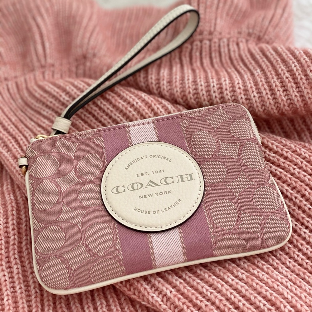 🆕 COACH | Pink Signature Wristlet